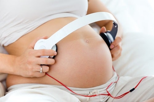 Nên cho thai nhi nghe nhạc từ tháng thứ mấy