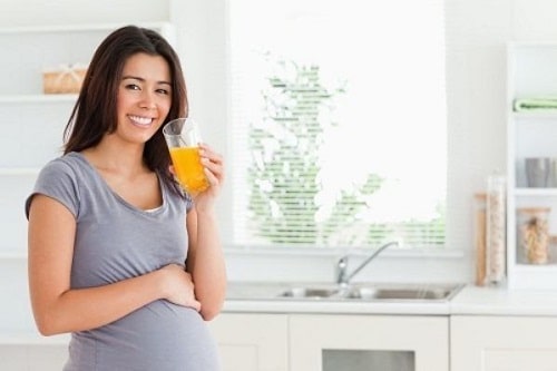 Tiểu đường thai kỳ có được uống nước cam không
