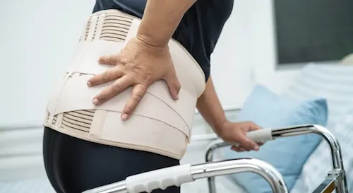 điều trị gãy xương cụt