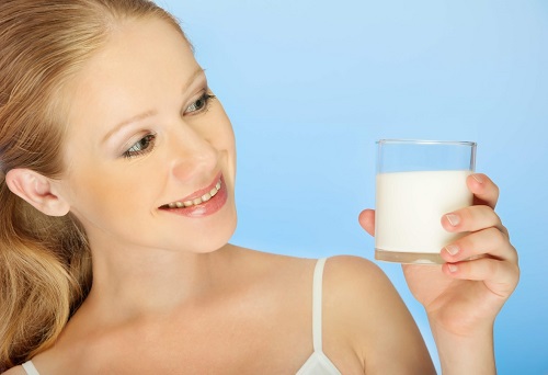 sau sinh uống được sữa tươi không đường không