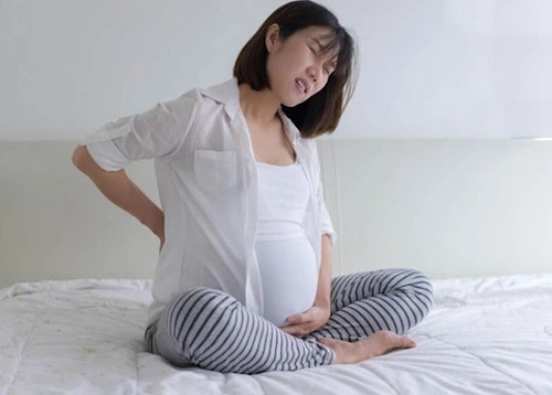 hiện tượng đau lưng khi mang thai