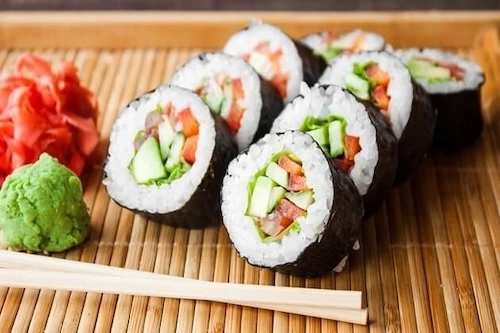 có bầu ăn sushi được không