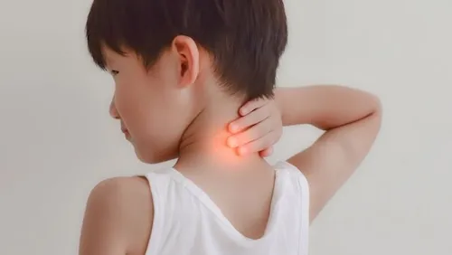 ngủ dậy đau cổ